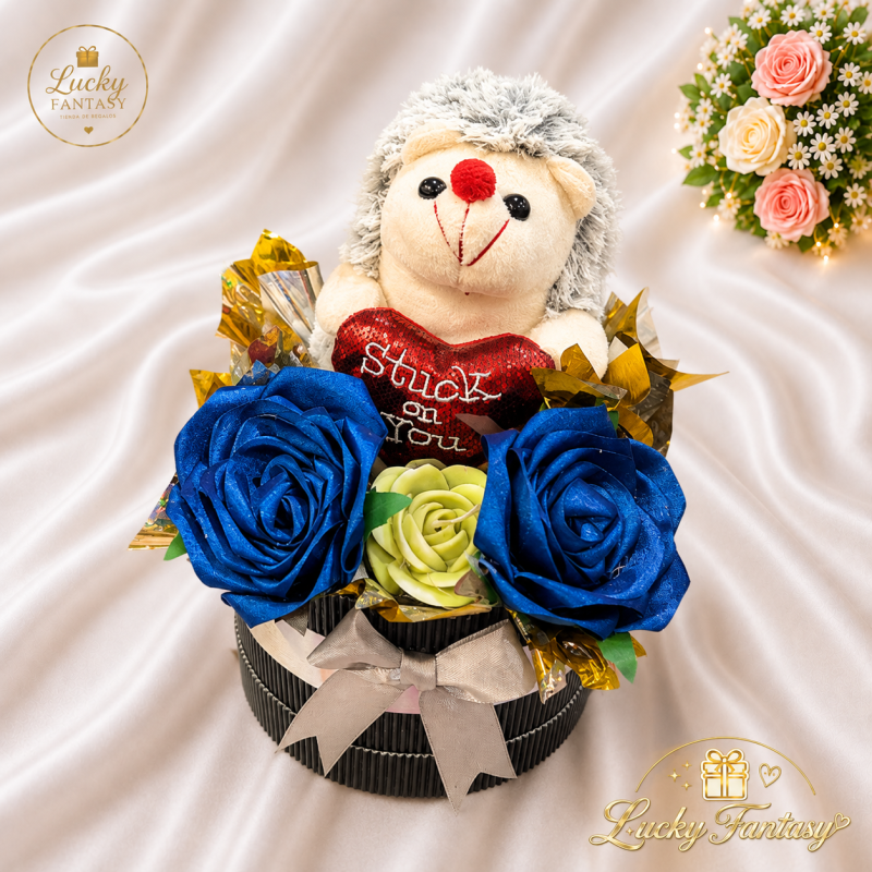 Arreglo Amoroso con Erizo, Rosas y Vela Aromática